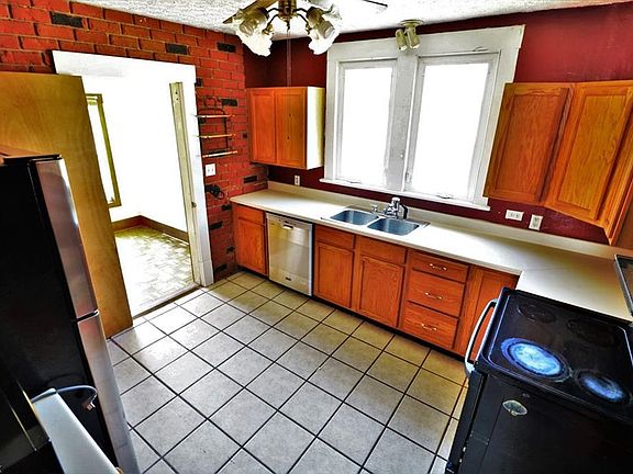 5th image of 324 Ashland Ave