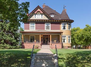 985 Summit Ave, Saint Paul, MN 55105