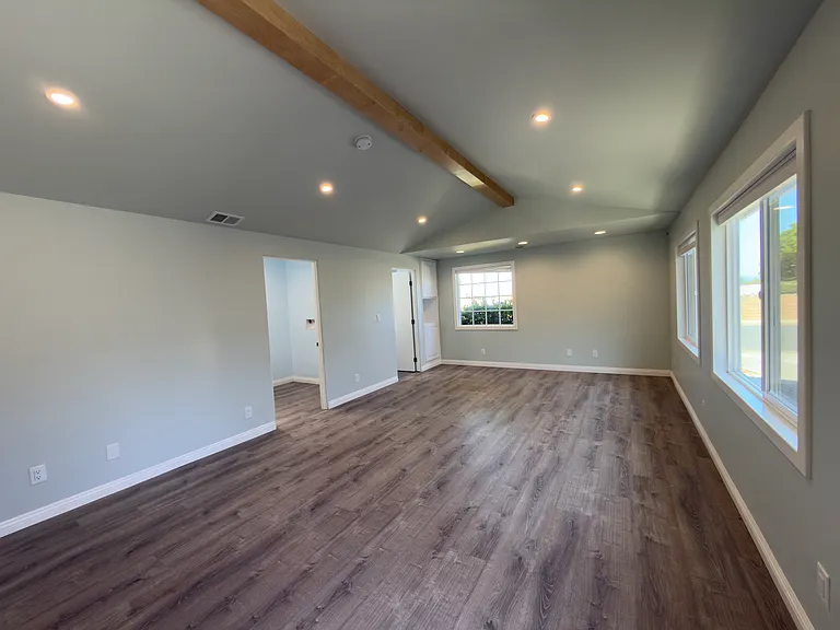1528 Sheffield Dr — Photo 4