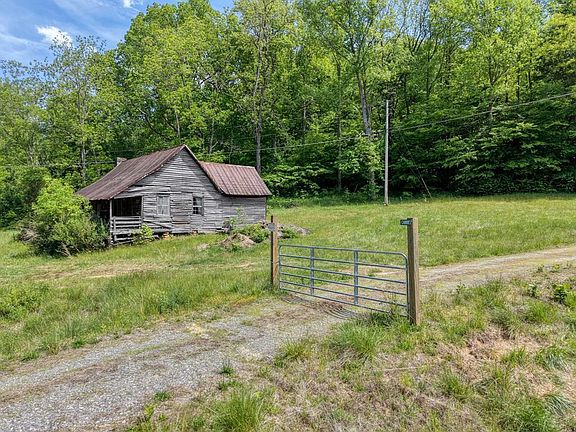 2nd image of 4706 Swallows Creek Rd