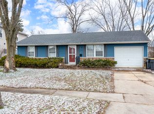 718 Stowell Ave, Streamwood, IL 60107