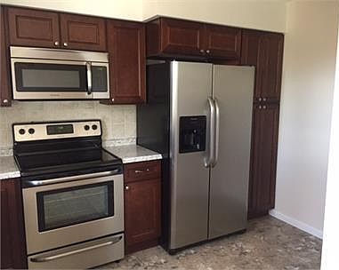 2nd image of 1032 Williamsburg Rd #1
