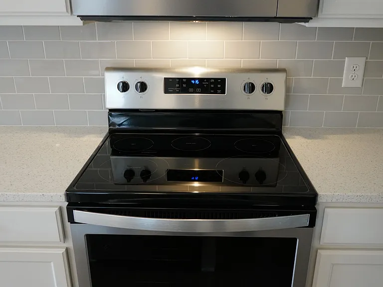 305 Lorien Way — Photo 4