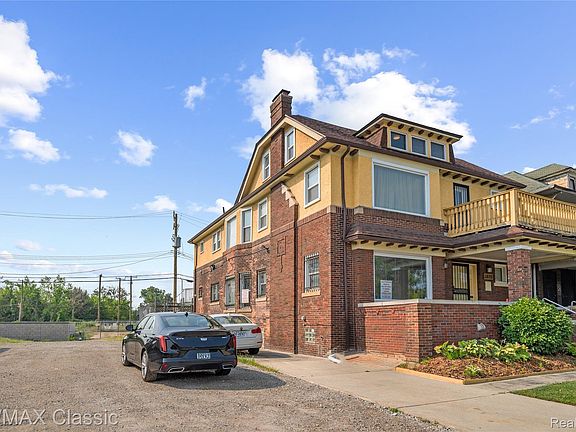 3rd image of 2676 W Grand Blvd