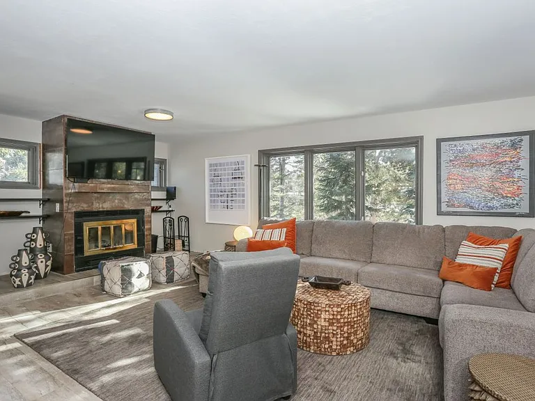 1 Mount Royal Dr — Photo 8