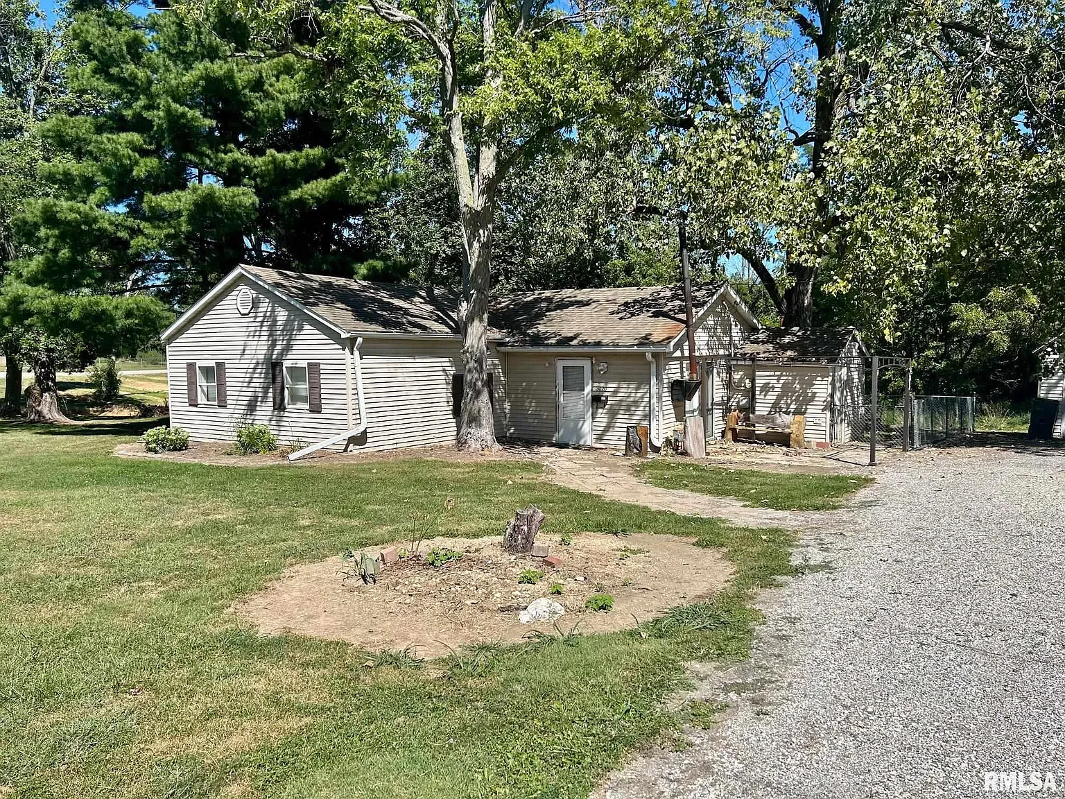 3020 S Laura St photo 1