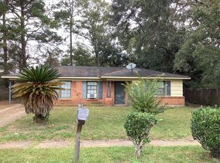 2572 Greenlawn Dr, Mobile, AL 36605