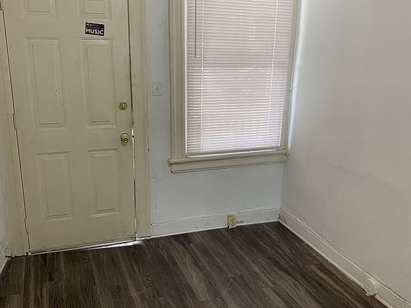 2nd image of 14 S Plum St APT 1