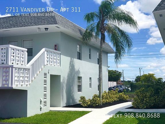3rd image of 2711 Vandiver Dr #311