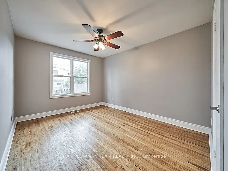 181 Waverly St S #UPPER — Photo 12