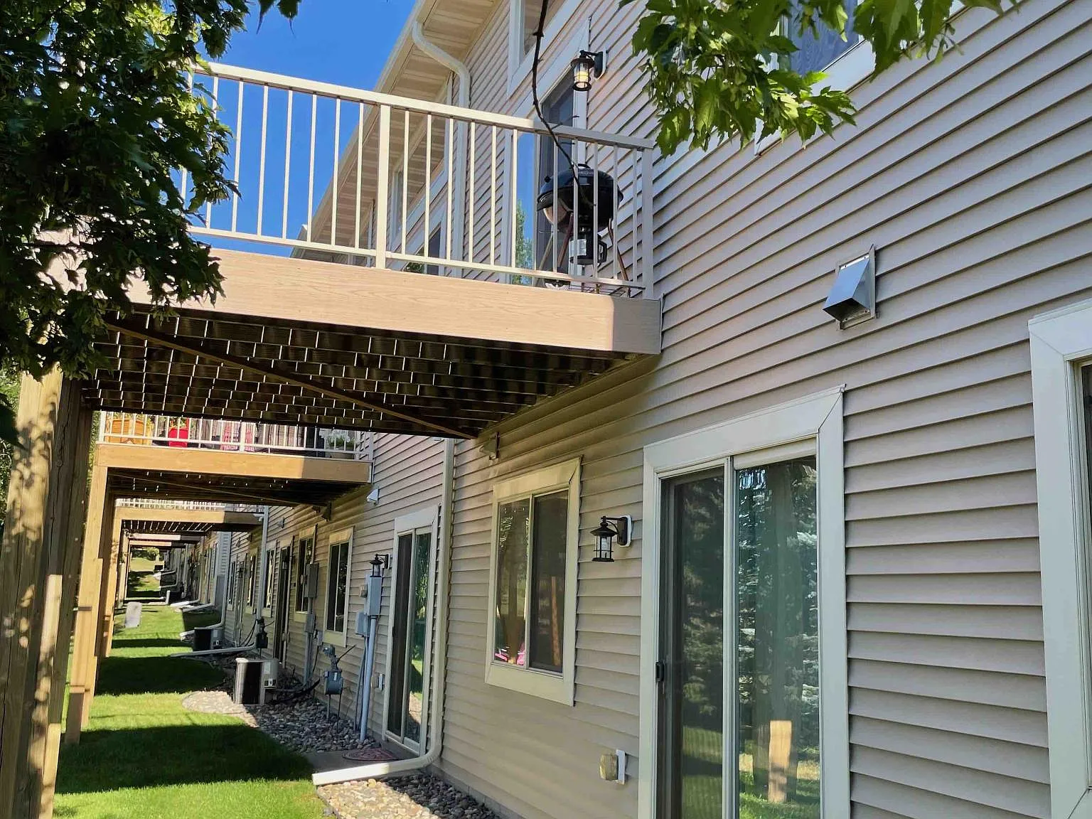 1001 Drew Dr — Photo 3