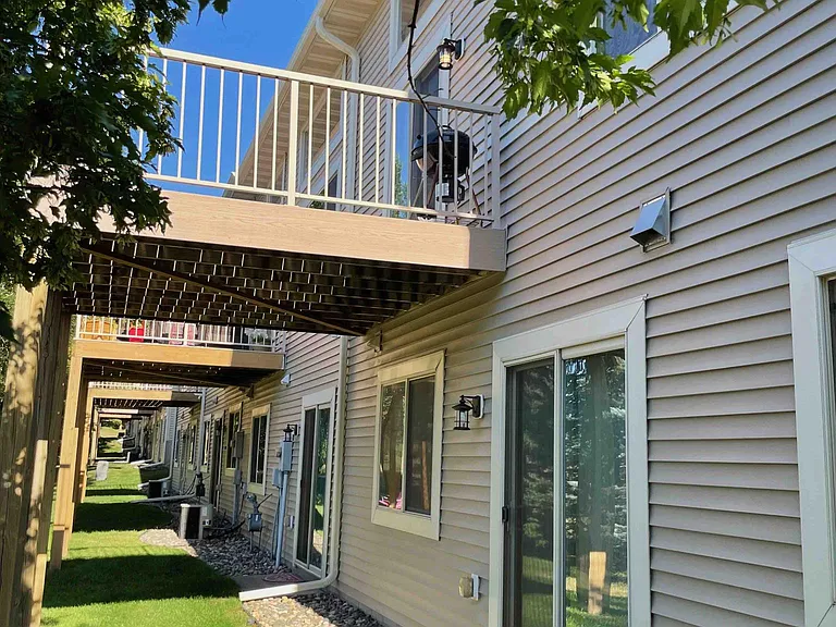 1001 Drew Dr — Photo 3