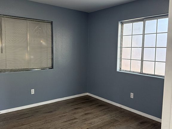 5th image of 864 W 88th St #B