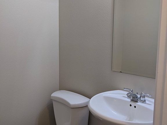 5th image of 20579 Sanford Ave