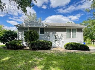 38 Whippoorwill Dr, Decatur, IL 62526