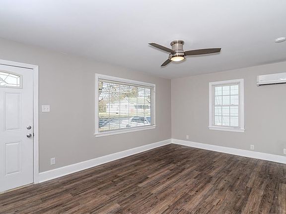 2nd image of 223 N Juniper Ave