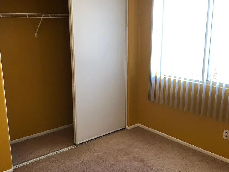 27162 Swift St — Photo 30