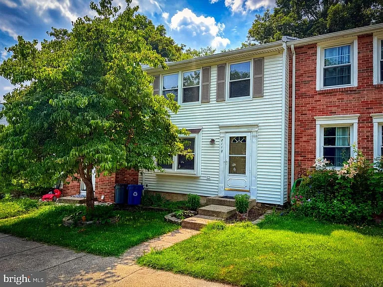 8112 Parkdale Ct — Photo 1