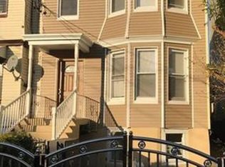 719 E 222nd St #2, Bronx, NY 10467