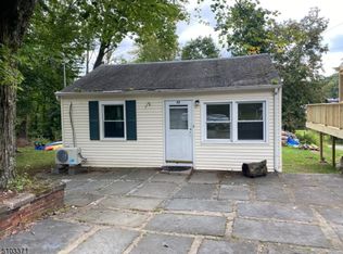 33 Madison Trl, Hopatcong, NJ 07843