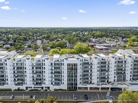 3rd image of 432 Ocean Boulevard N #504