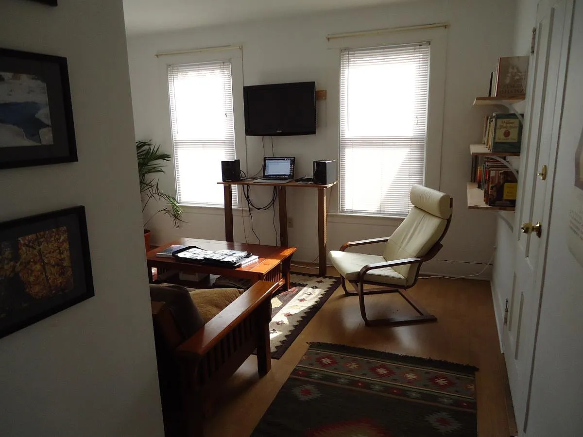 2 bed, 850 sqft, $1,995 — Photo 3