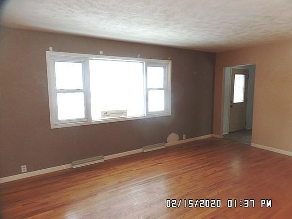 2nd image of 52580 Walsingham Ln