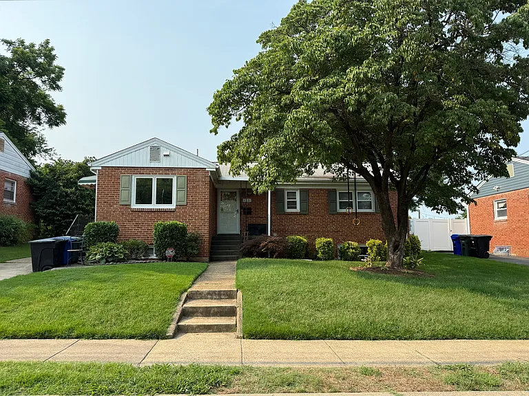 5921 Arlington Blvd — Photo 1