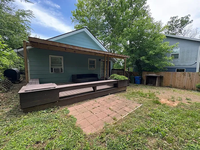 10 Spring Dr — Photo 17