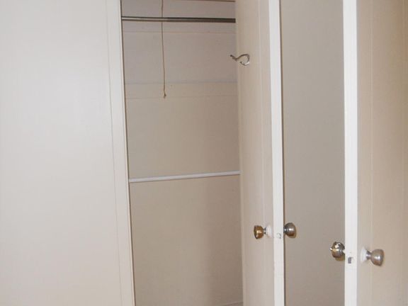 2nd image of 277 Linwood Ave APT 5A