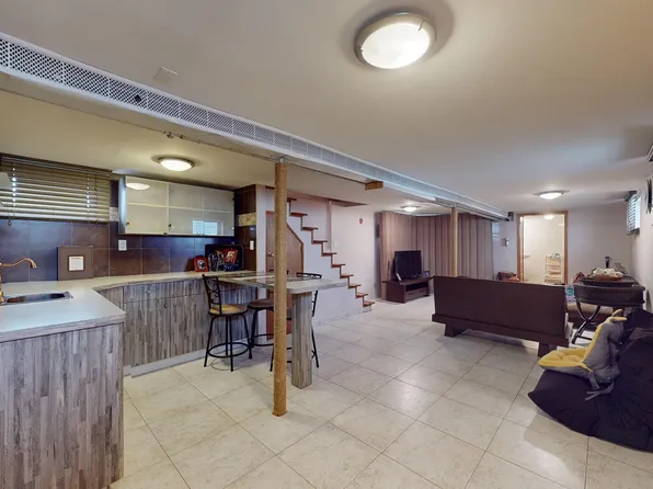 1934 Haring Street image 22 of 28