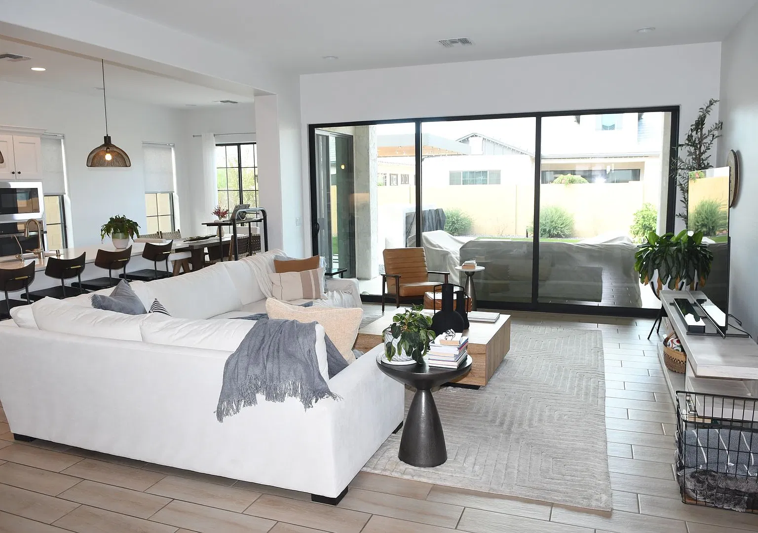 Price Reduced! Gated Gilbert Home With 3-Car Garage! — Photo 4