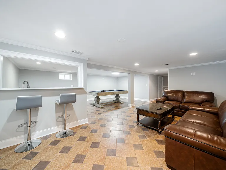 105 E Morris Ave — Photo 14