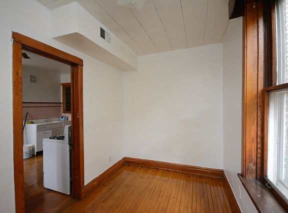 4th image of 2044 W Homer St APT 3