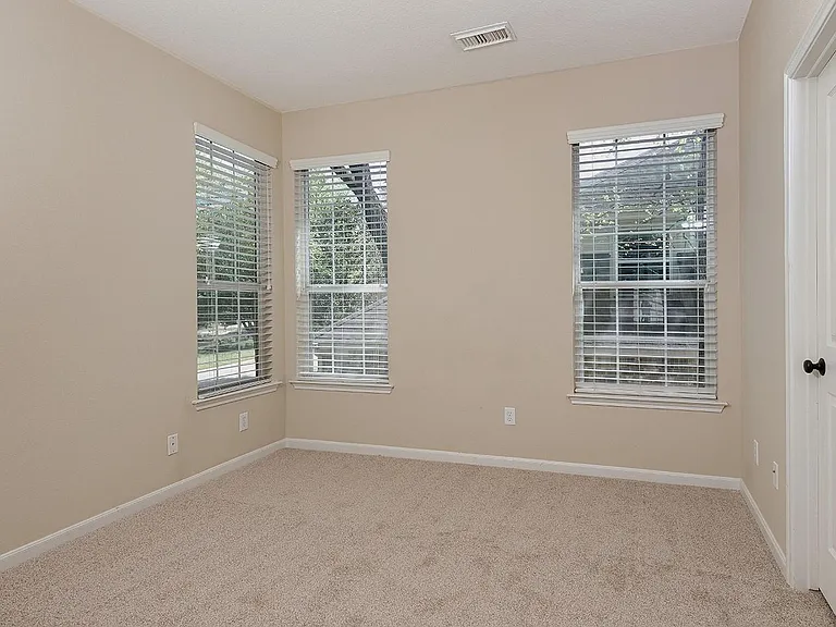 54 S Longsford Cir — Photo 23
