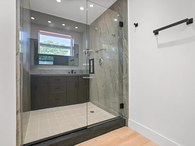 1404 NE 2nd St — Photo 17