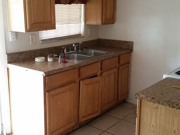5th image of 8522 N Brooks St