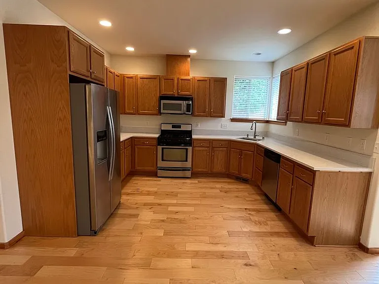 3724 Bristol St — Photo 5