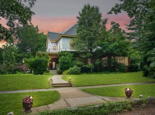 1102 E Jefferson St, Bloomington, IL 61701