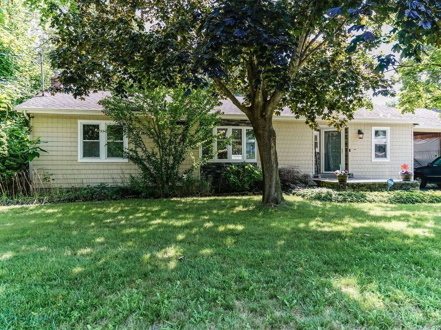 15 Avenue B, Holbrook, NY 11741 | Zillow