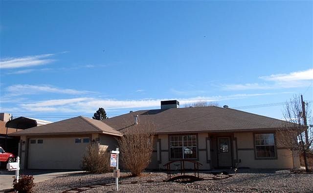 1st image of 320 Cottonwood Dr