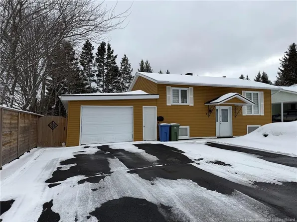 4 Dube St, Edmundston, NB E3V 2G2