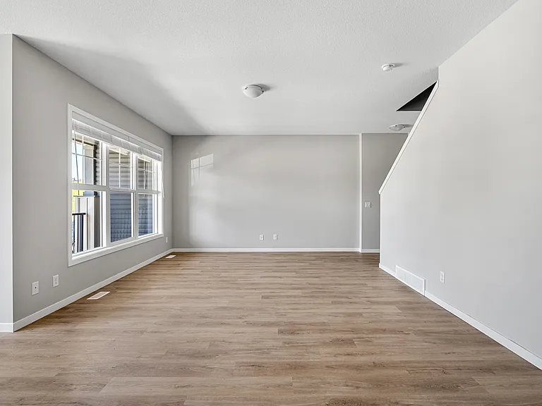 320 Heartland Cres — Photo 13