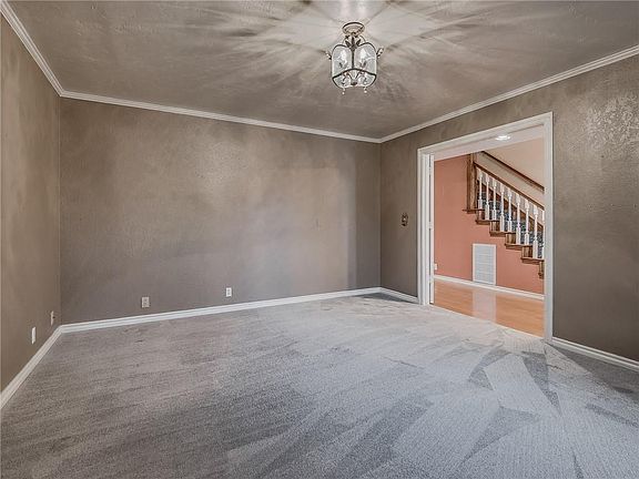 4th image of 2300 W Yellowstone Dr