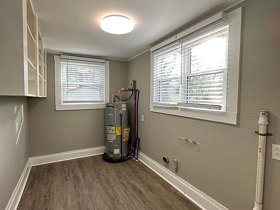 2nd image of 512 Pleasant St