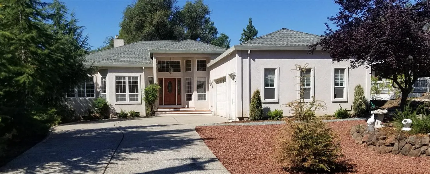 18115 Hummingbird Dr photo 1