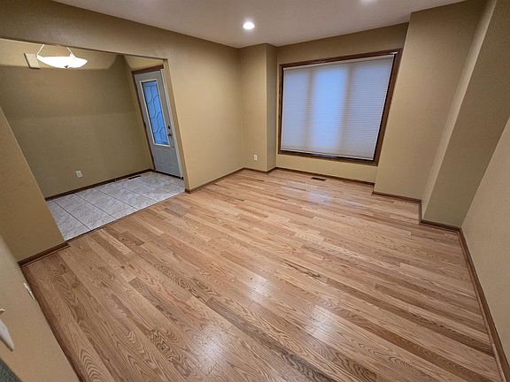 5th image of 1409 Sweetclover Ln