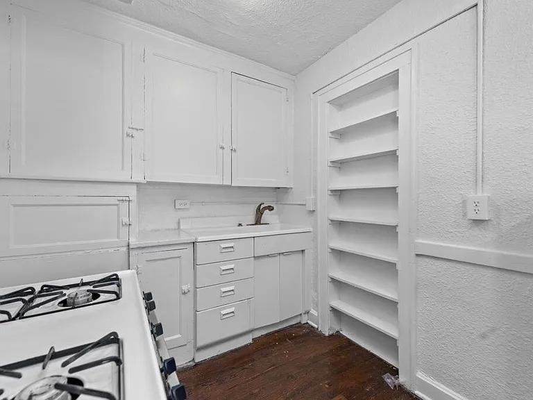 4400 Jarboe St — Photo 8