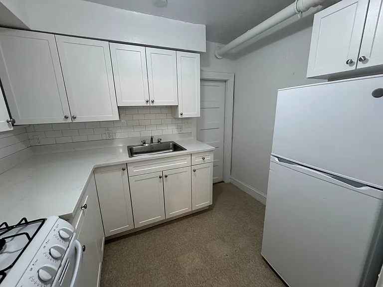 Garden - Grove St Apartments — Photo 9