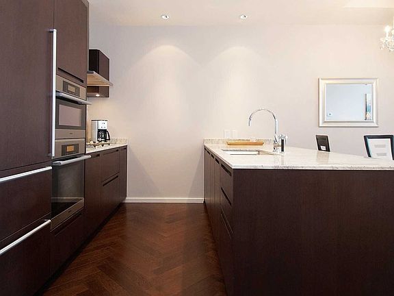 3rd image of 180 University Ave #5505